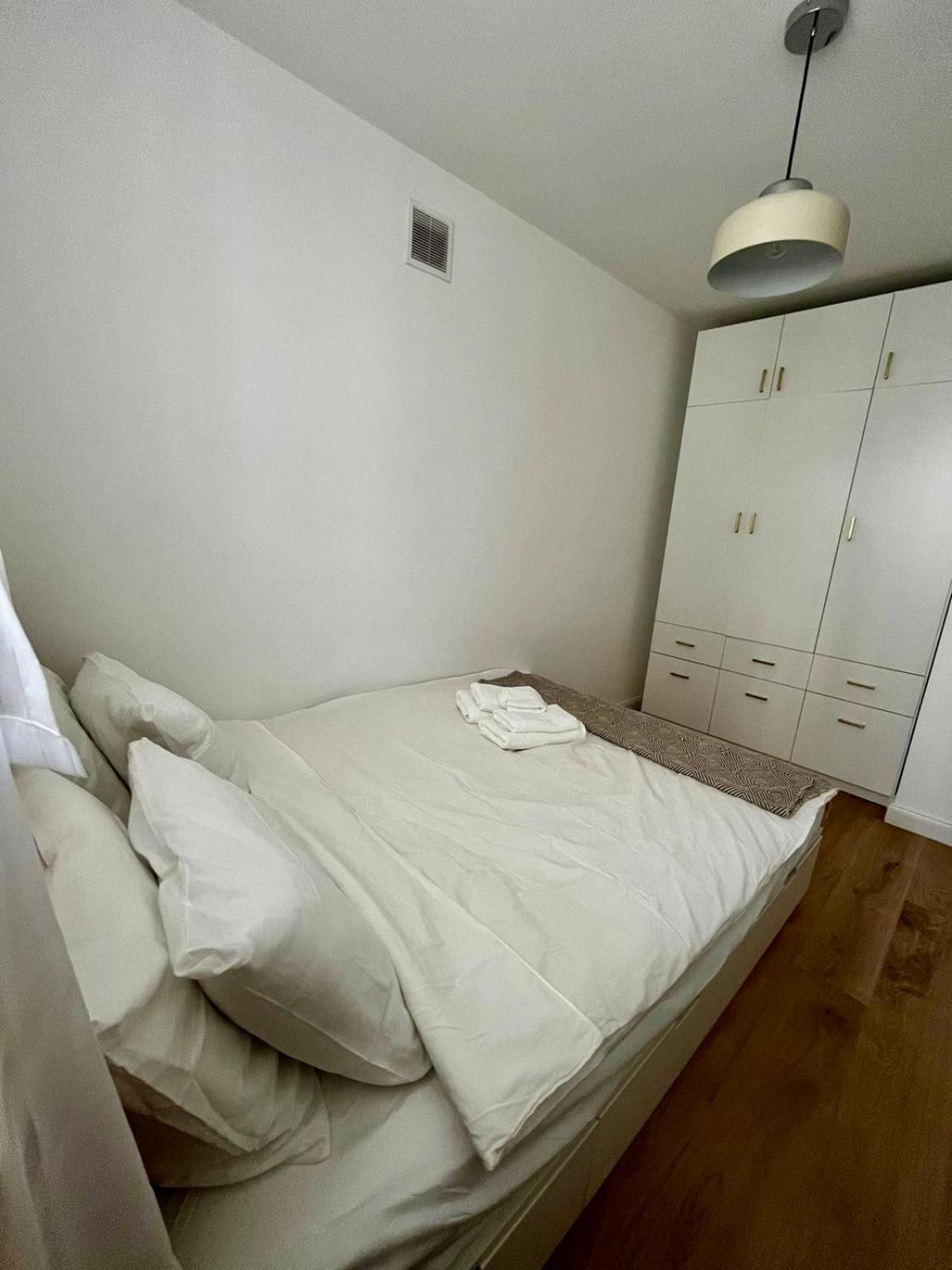 Apartament Mila - Muzeum Polin Apartment Varşovia Exterior foto